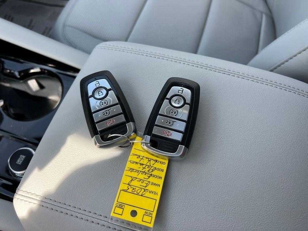 Ford Explorer Platinum AWD 2025