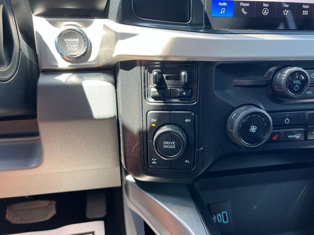 Ford F-250 SD XLT Crew Cab 4WD 2024