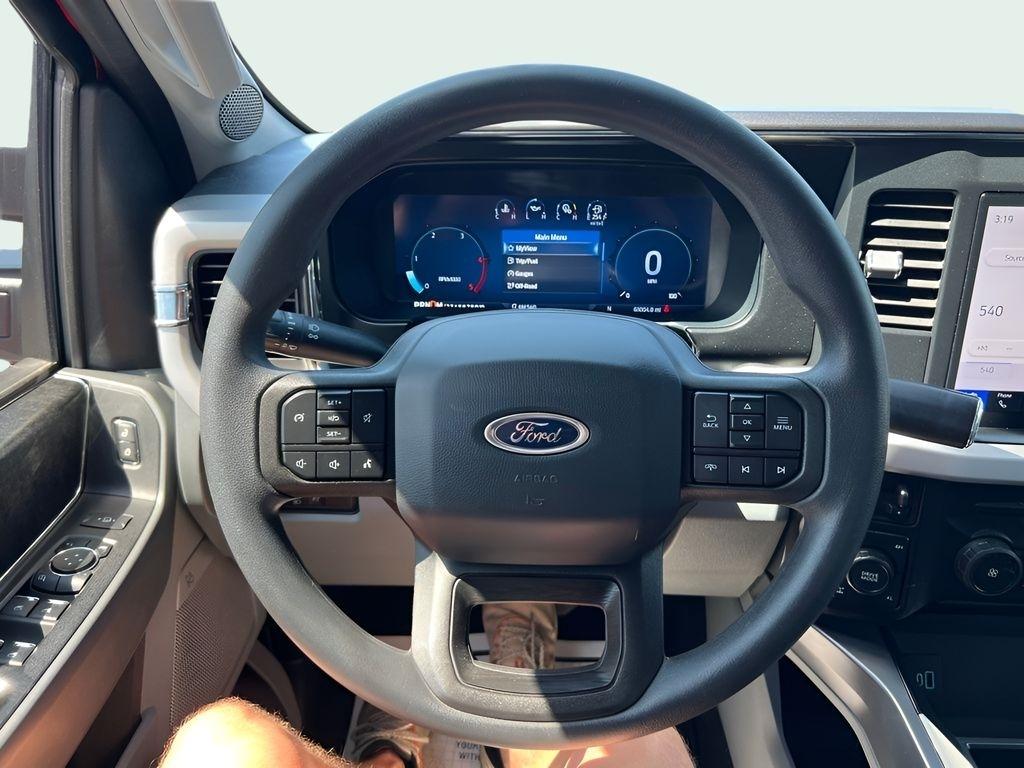 Ford F-250 SD XLT Crew Cab 4WD 2024