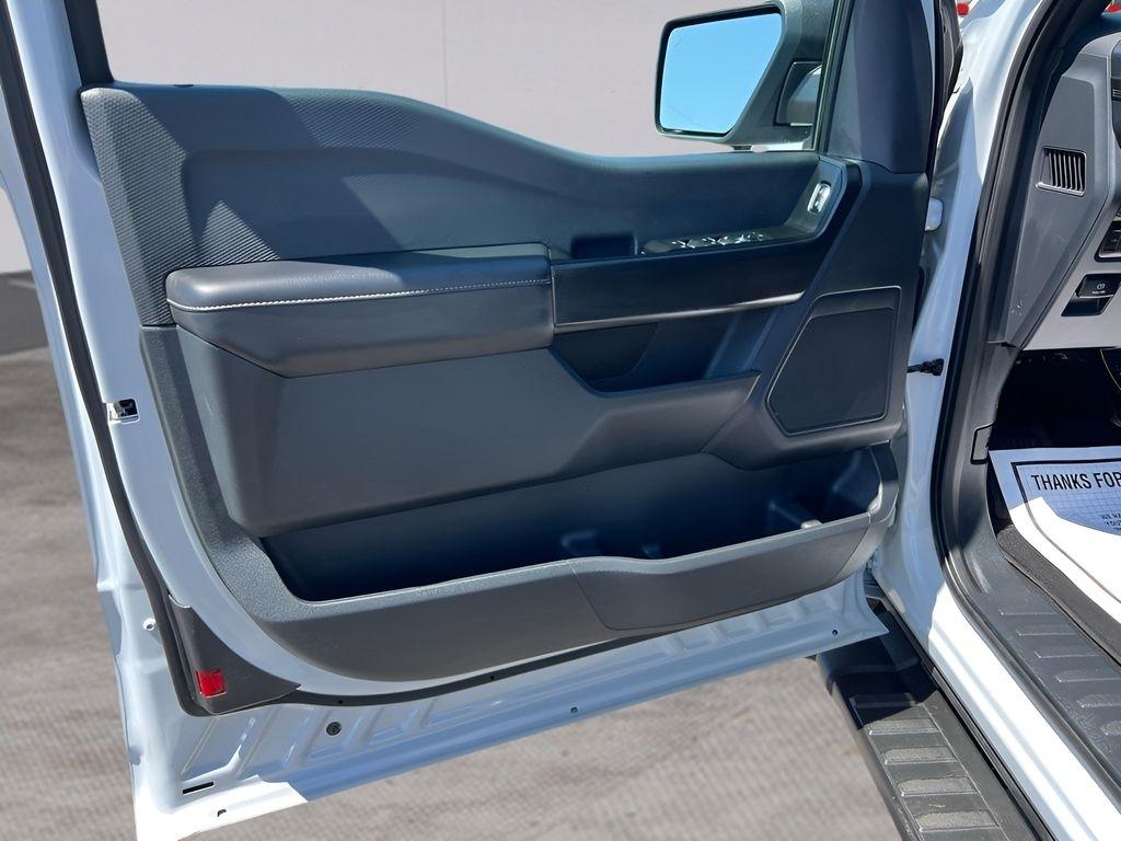 Ford F-150 STX SuperCab 4WD 2025