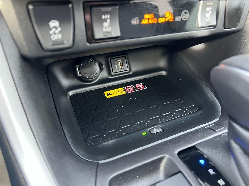 Toyota RAV4 Hybrid XLE Premium 2024