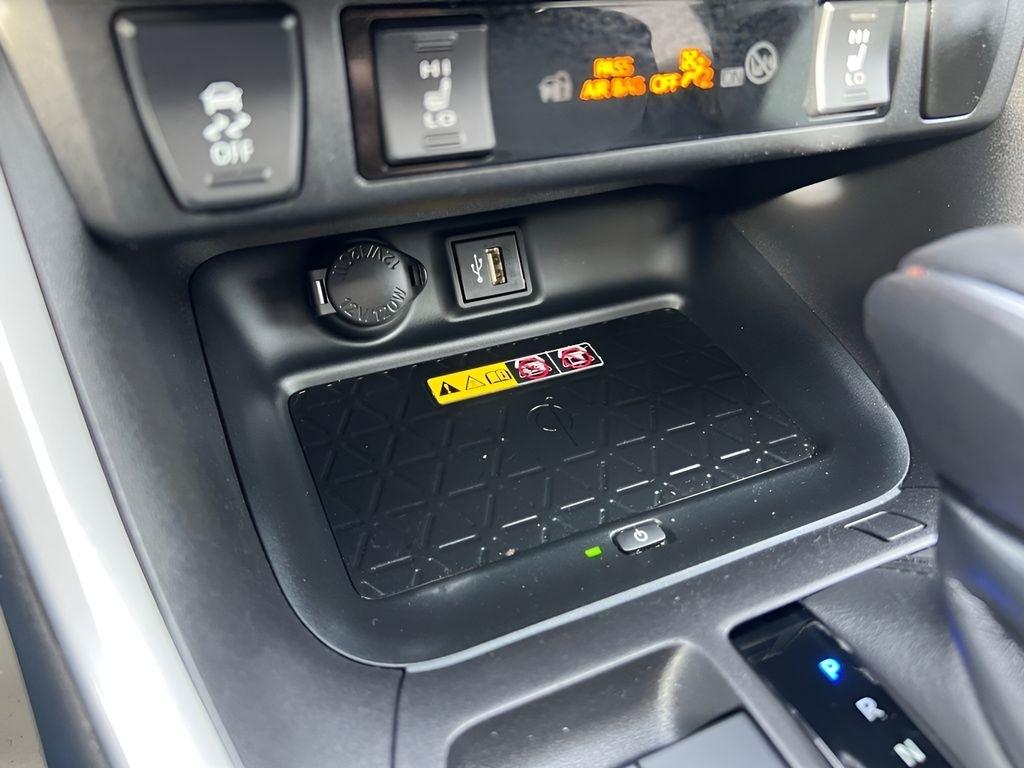 Toyota RAV4 Hybrid XLE Premium 2024