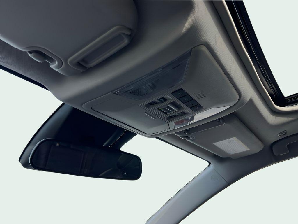 Toyota RAV4 Hybrid XLE Premium 2024