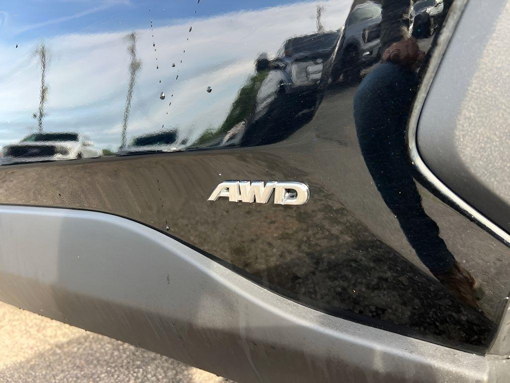 Toyota RAV4 Hybrid XLE Premium 2024