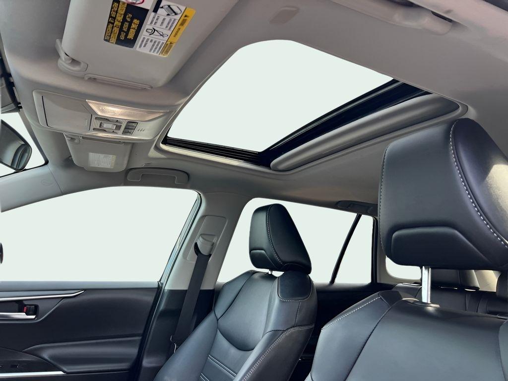 Toyota RAV4 Hybrid XLE Premium 2024