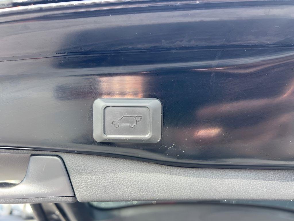 Toyota RAV4 Hybrid XLE Premium 2024