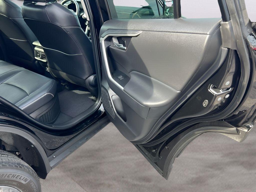 Toyota RAV4 Hybrid XLE Premium 2024