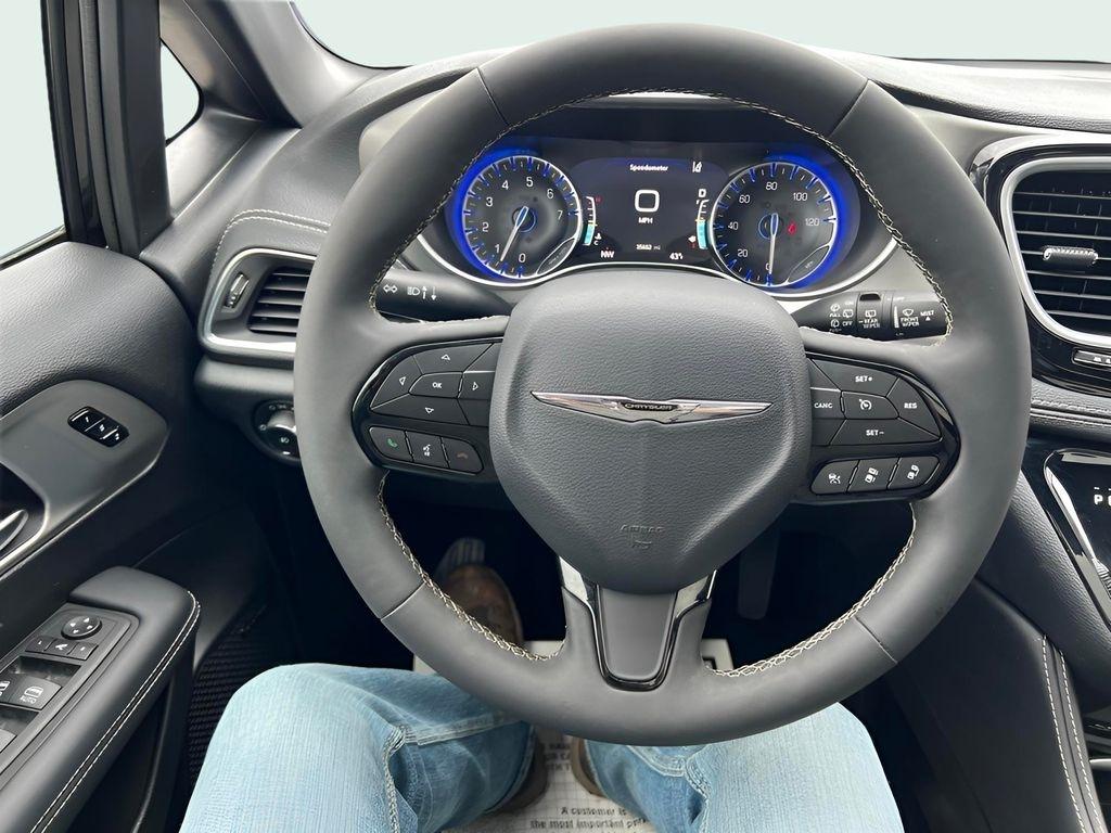 Chrysler Pacifica Limited 2024
