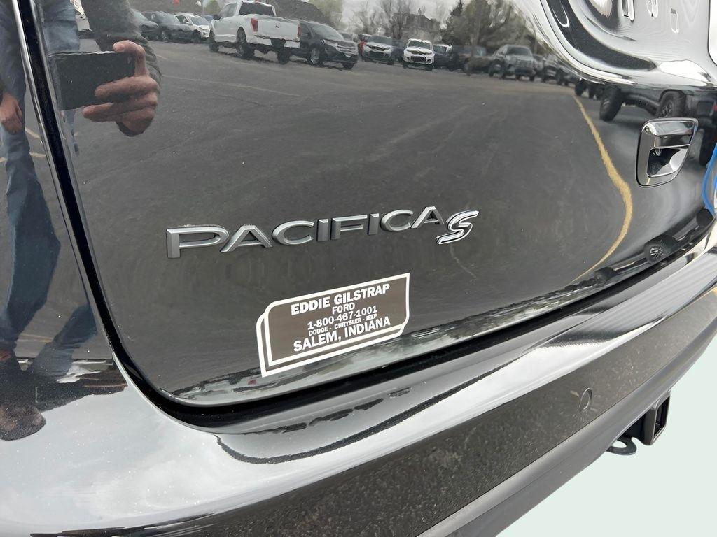 Chrysler Pacifica Limited 2024