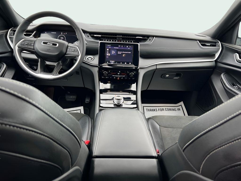 Jeep Grand Cherokee L Laredo 4WD 2025