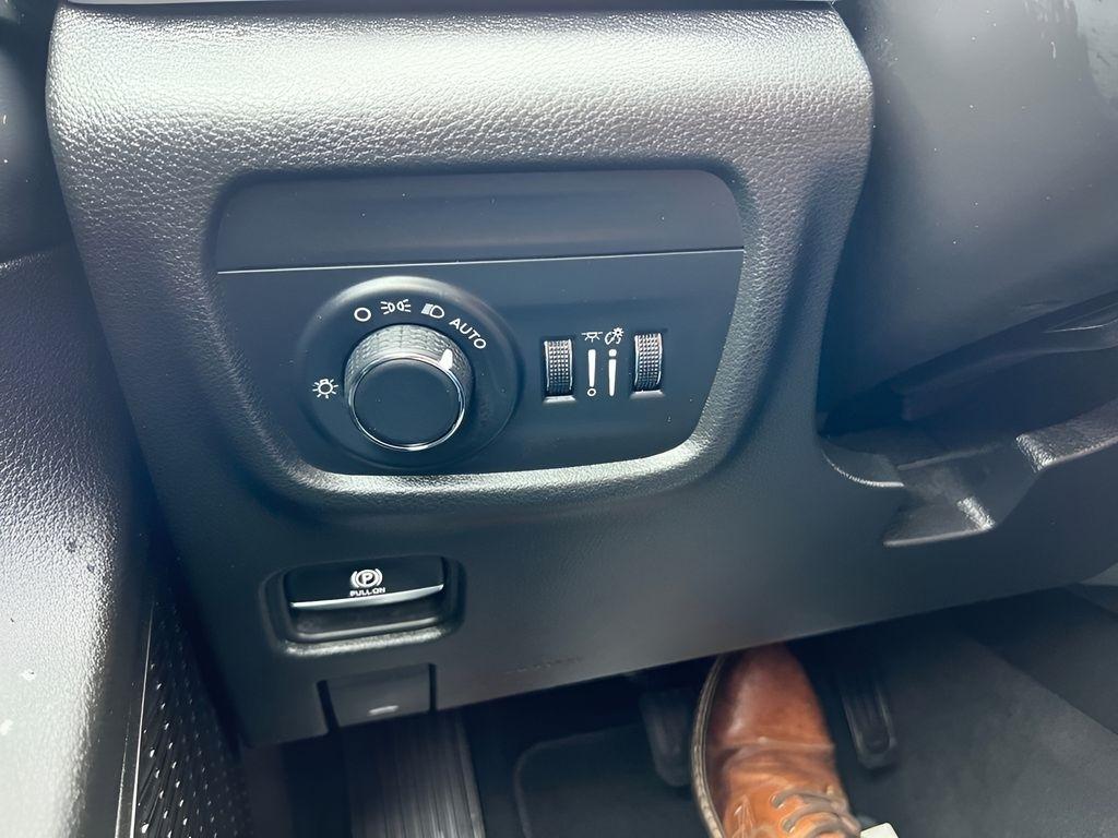 Jeep Grand Cherokee L Laredo 4WD 2025