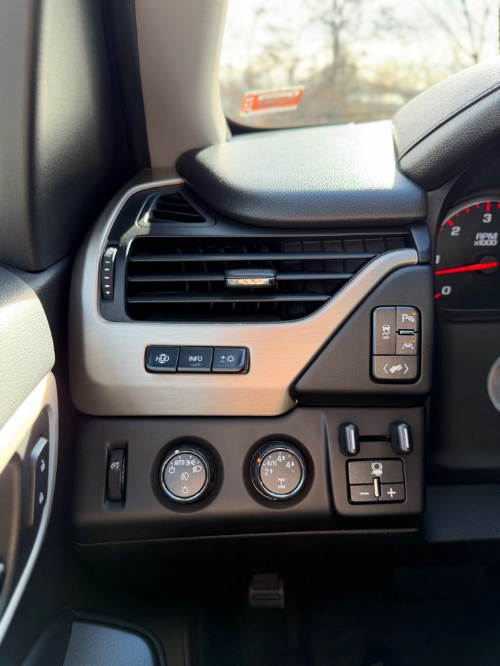 GMC Yukon Denali 4WD 2016