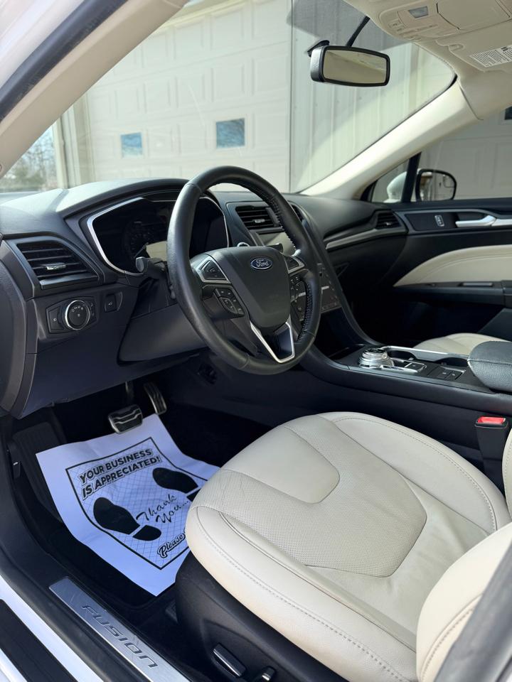 Ford Fusion Hybrid Titanium 2017