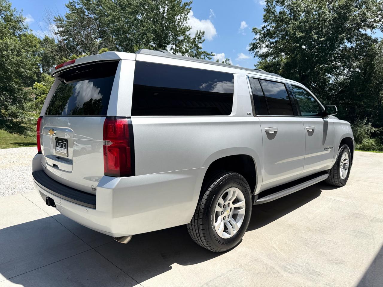 Chevrolet Suburban LS 2016