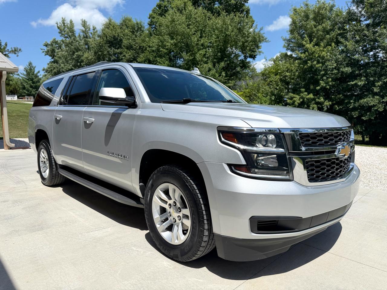 Chevrolet Suburban LS 2016