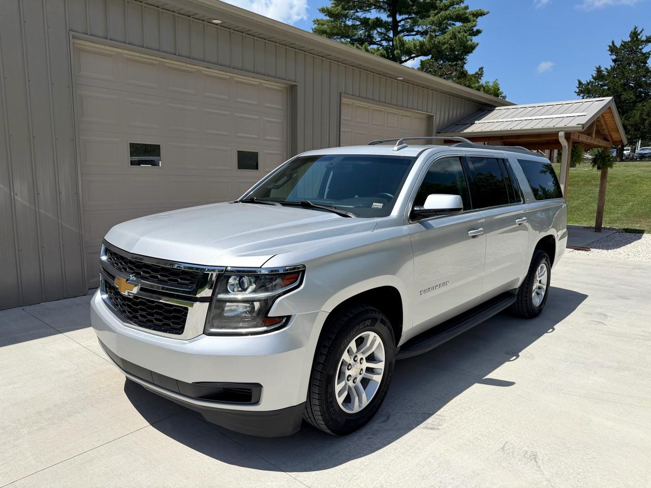 Chevrolet Suburban LS 2016