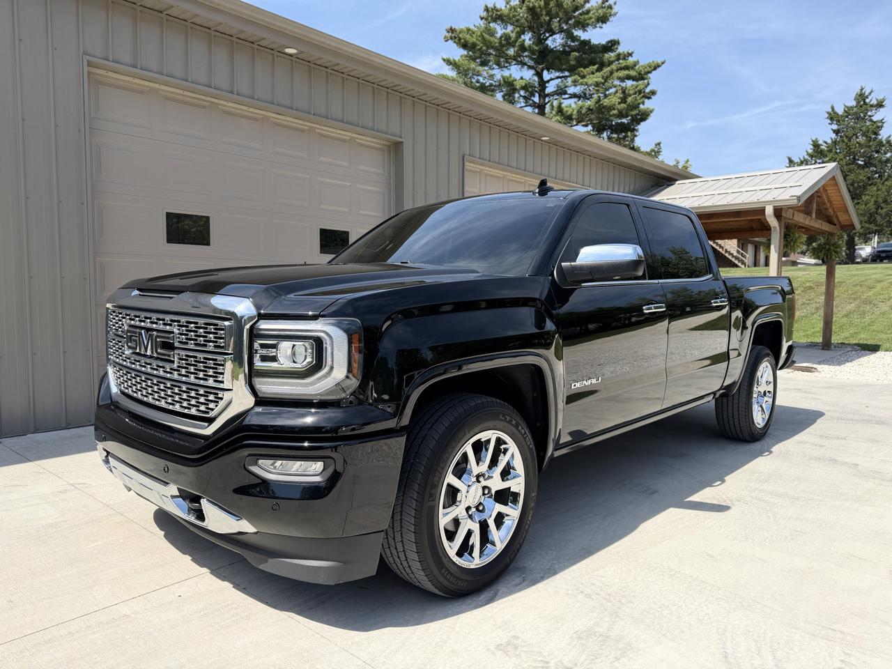 2017 GMC Sierra 1500 Denali Crew Cab Short Box 4WD