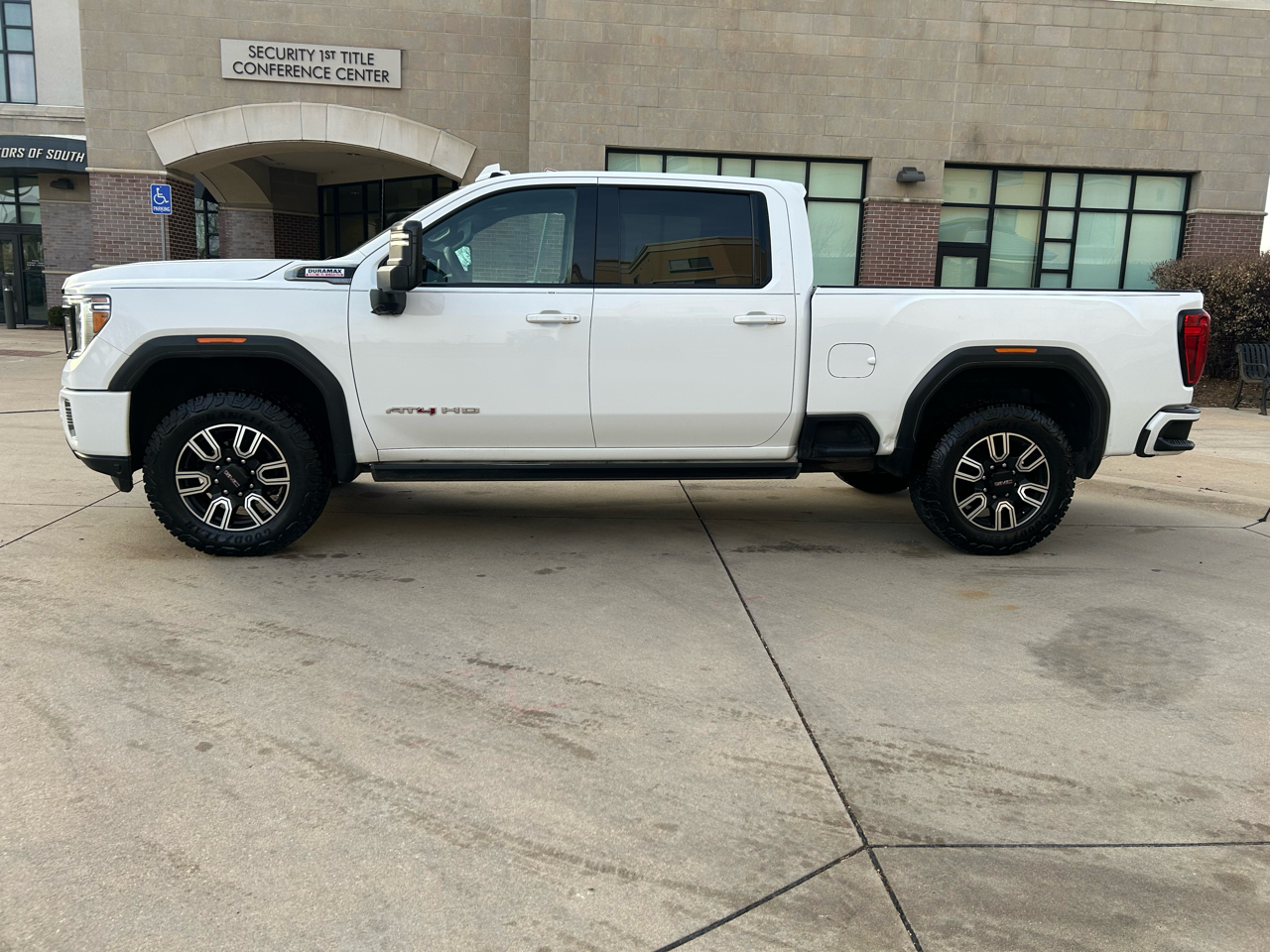 GMC Sierra 2500HD AT4 Crew Cab 4WD 2021