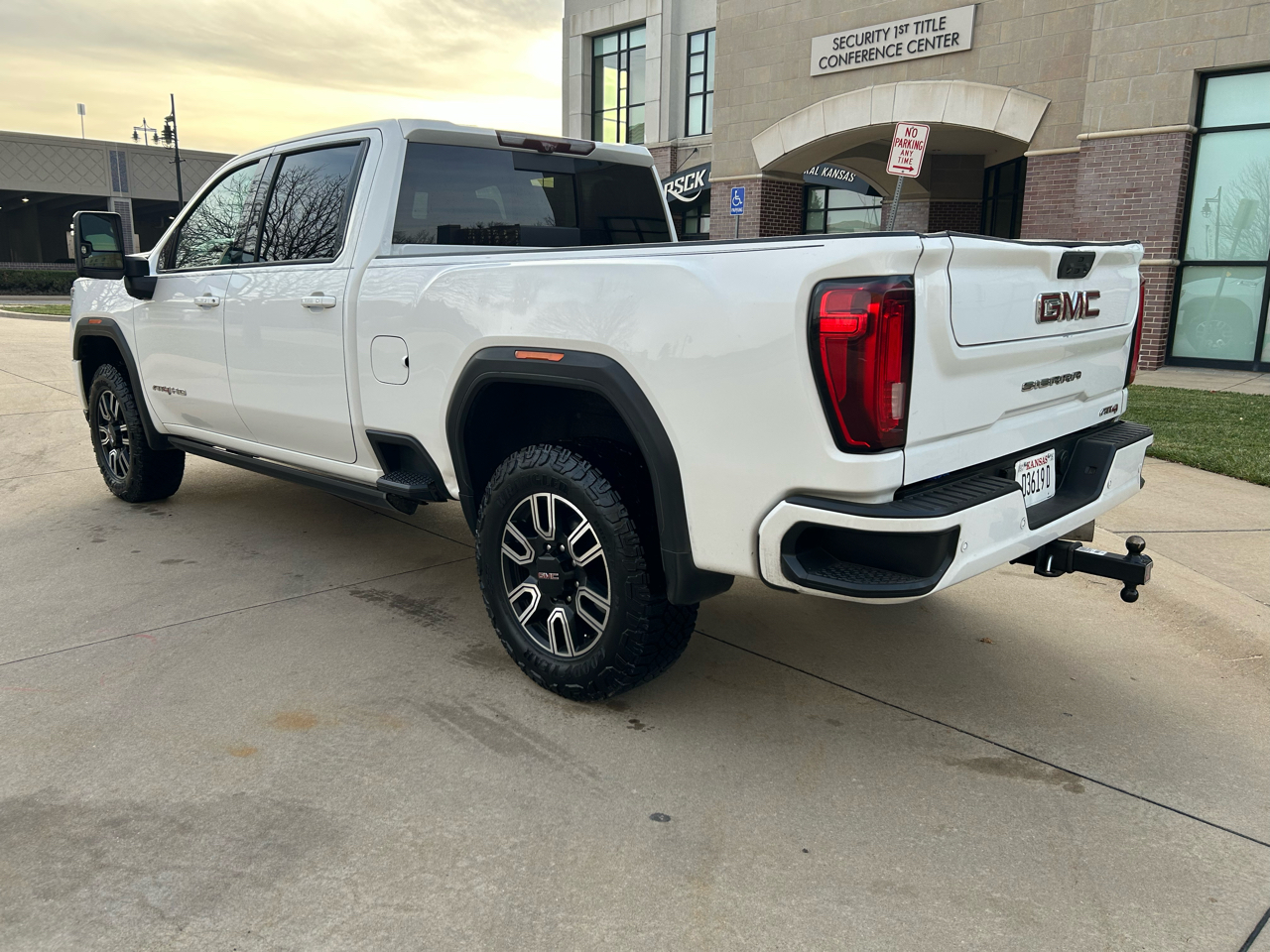 GMC Sierra 2500HD AT4 Crew Cab 4WD 2021