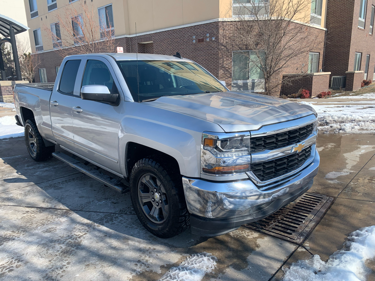 Chevrolet Silverado 1500 LT Double Cab 2WD 2018