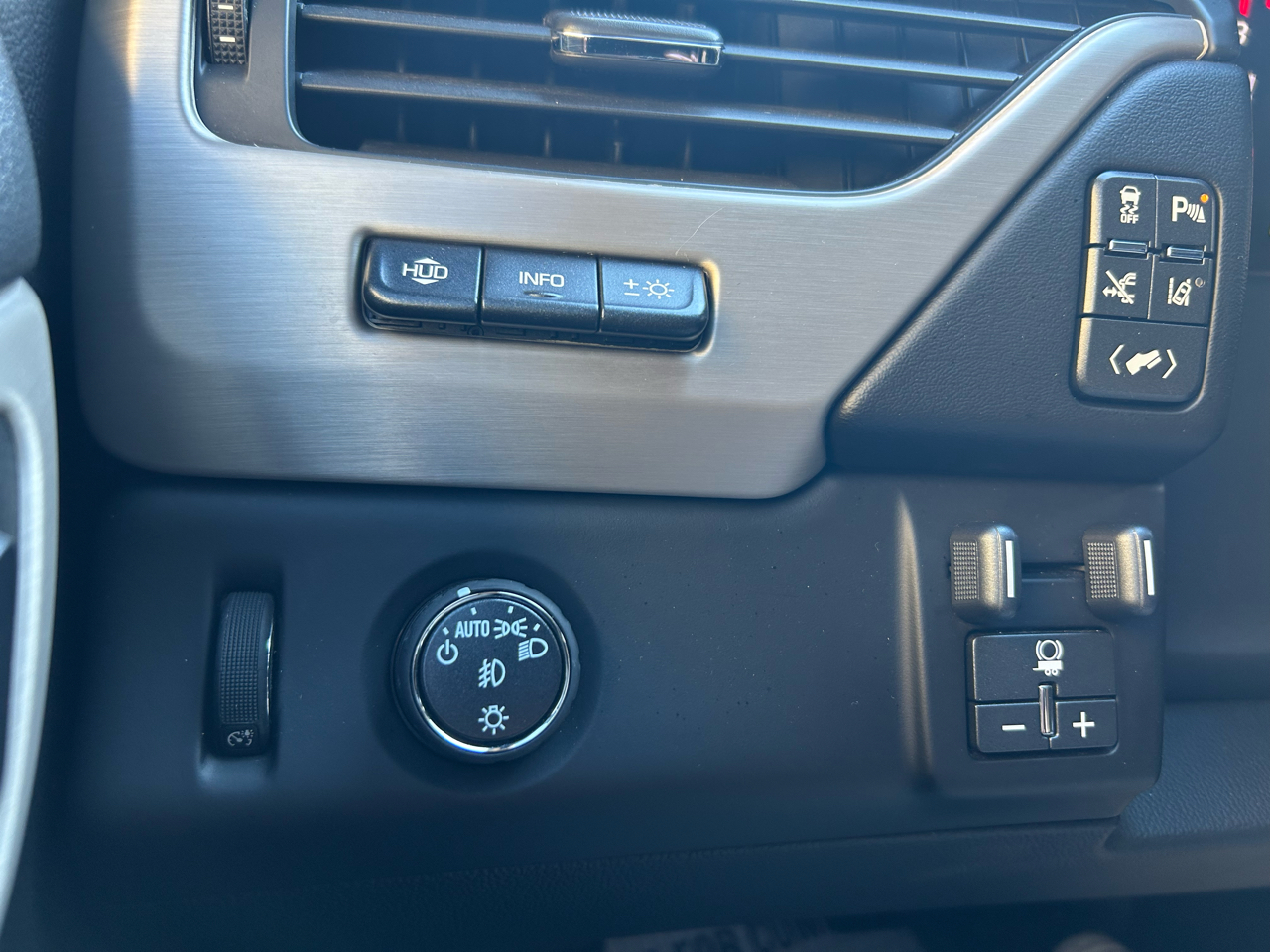 GMC Yukon Denali 2WD 2015