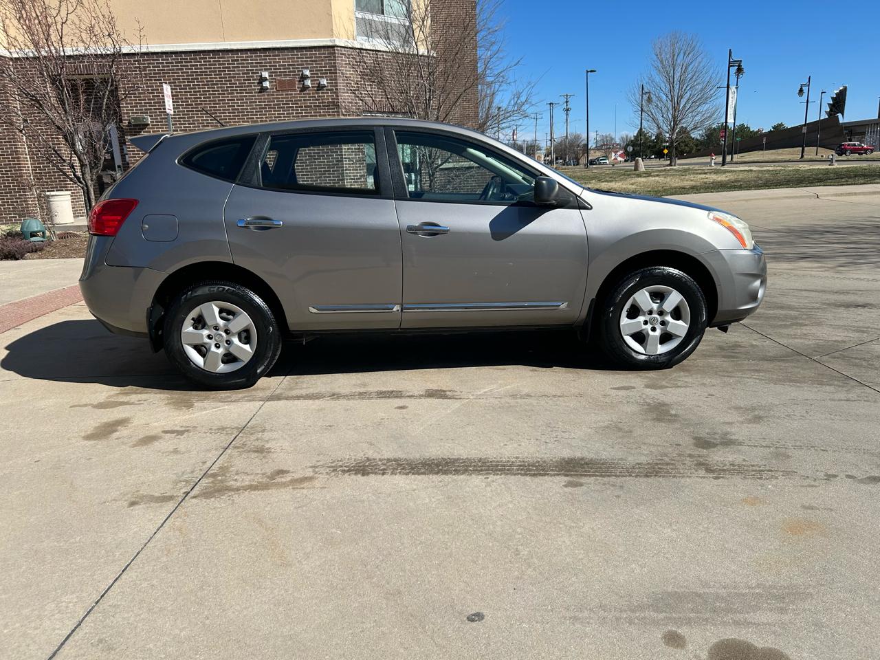 Nissan Rogue S AWD 2013