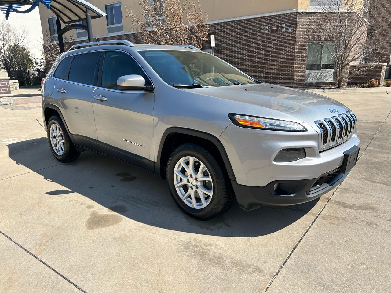 Jeep Cherokee Latitude 4WD 2015
