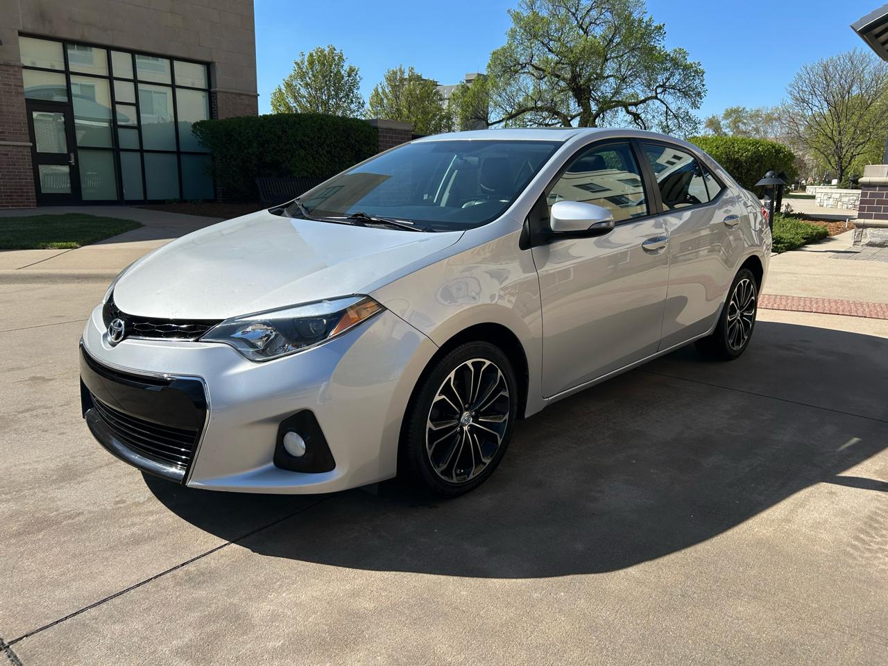 Toyota Corolla S Premium CVT 2015