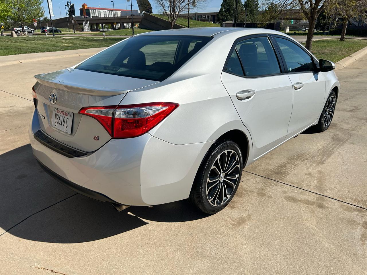Toyota Corolla S Premium CVT 2015