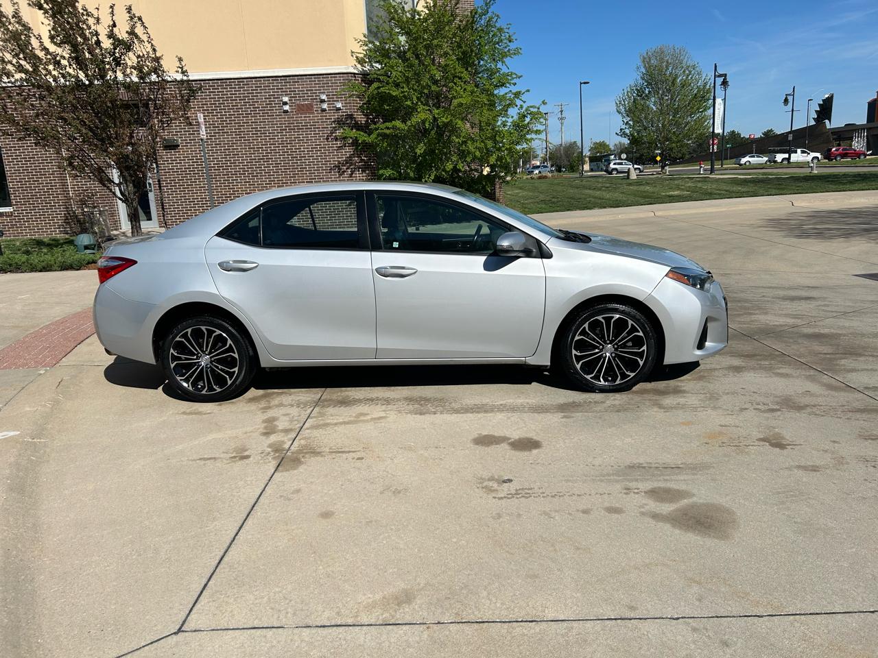 Toyota Corolla S Premium CVT 2015