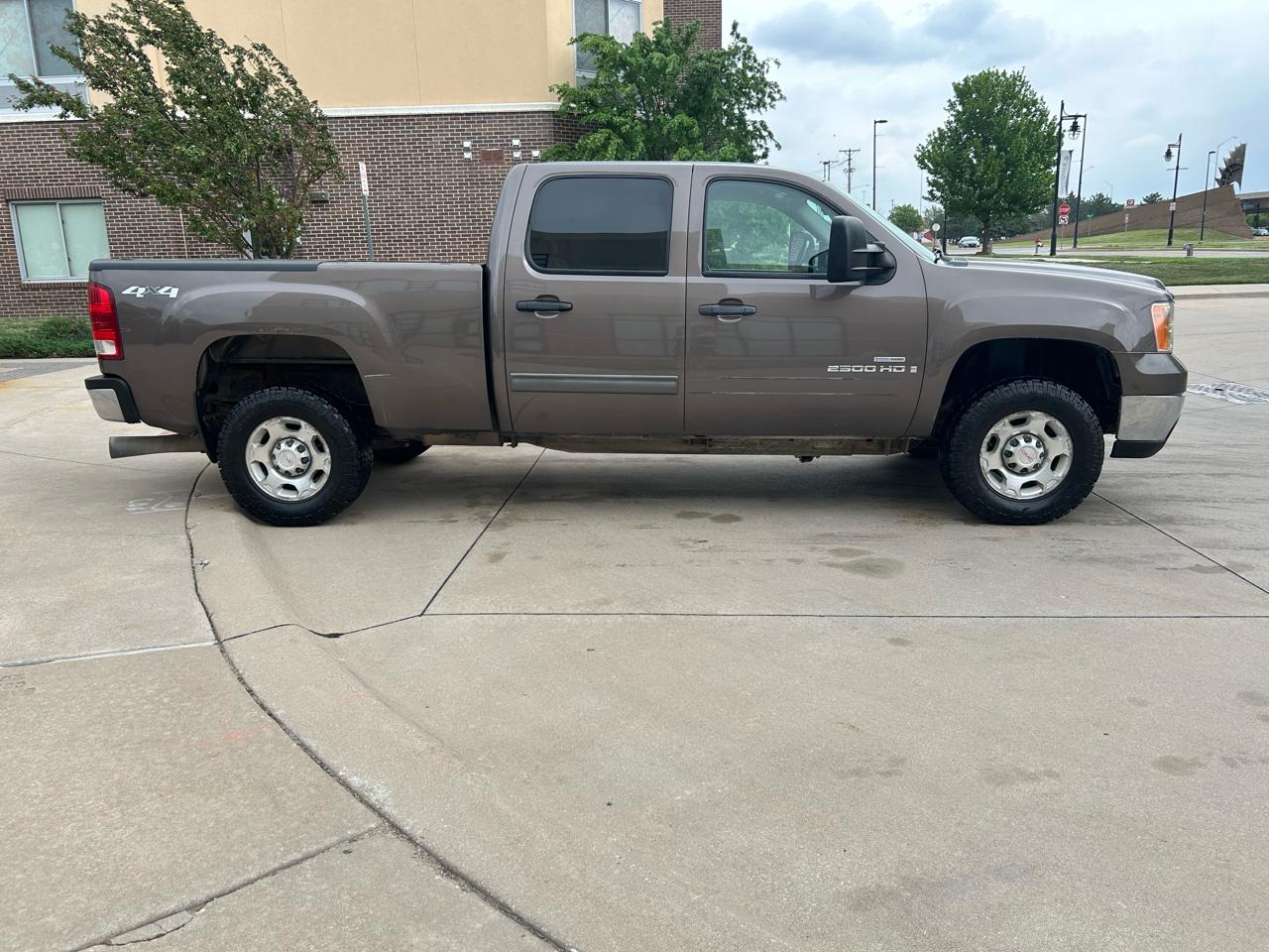GMC Sierra 2500HD Work Truck Crew Cab Long Box 4WD 2007