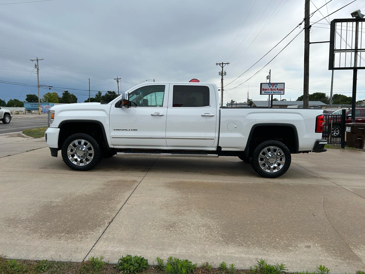 GMC Sierra 2500HD Denali Crew Cab 4WD 2016