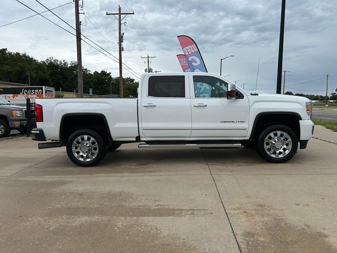 GMC Sierra 2500HD Denali Crew Cab 4WD 2016