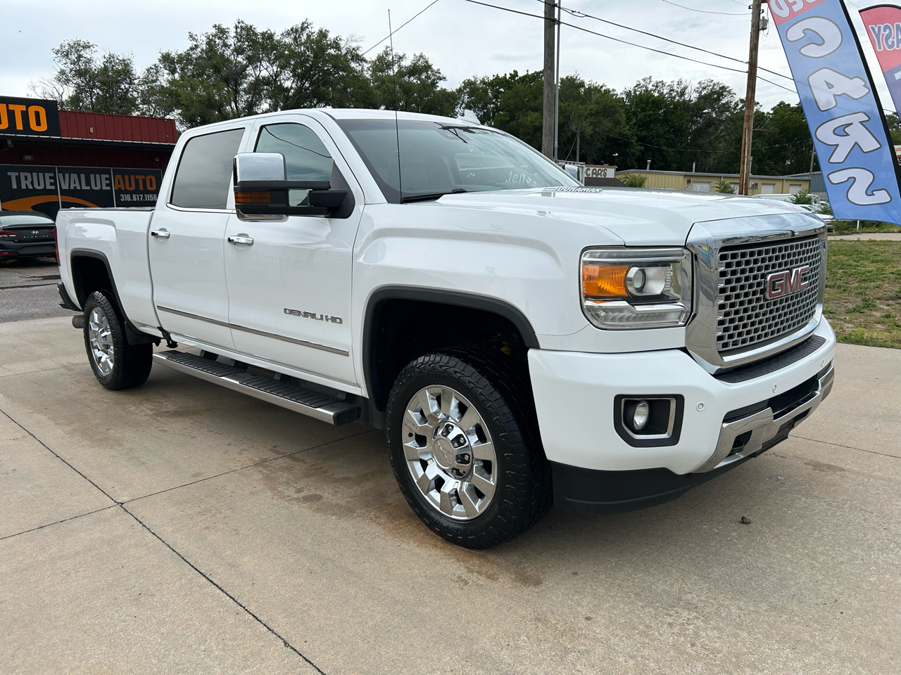 GMC Sierra 2500HD Denali Crew Cab 4WD 2016