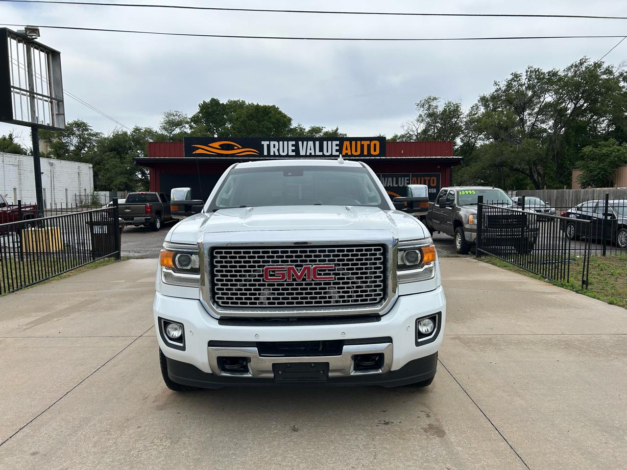 GMC Sierra 2500HD Denali Crew Cab 4WD 2016