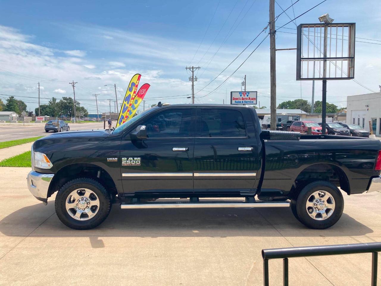 RAM 2500 SLT Crew Cab SWB 4WD 2017