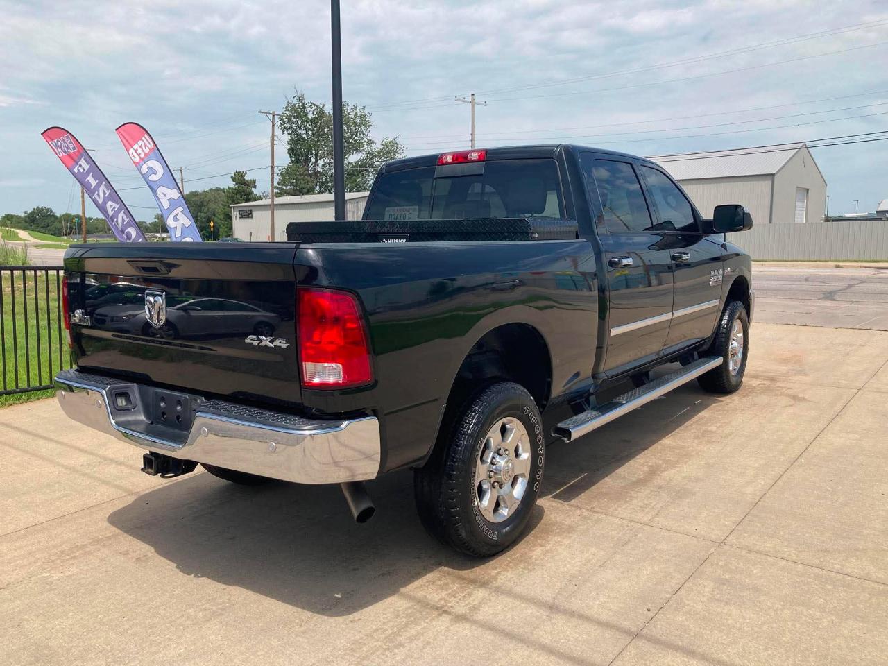 RAM 2500 SLT Crew Cab SWB 4WD 2017