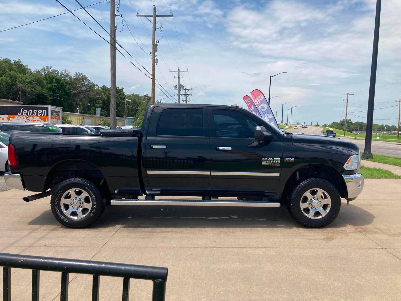 RAM 2500 SLT Crew Cab SWB 4WD 2017