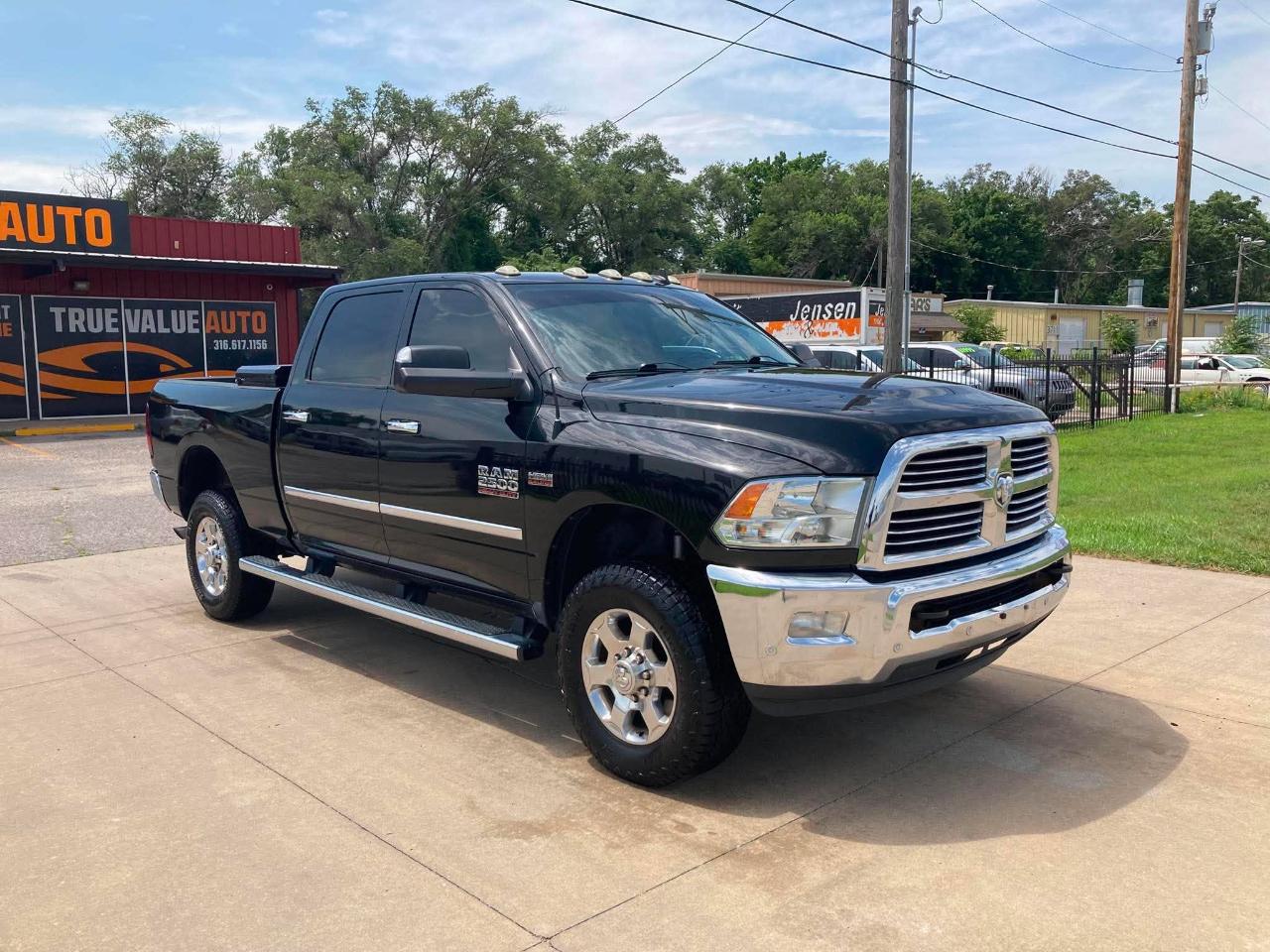 RAM 2500 SLT Crew Cab SWB 4WD 2017
