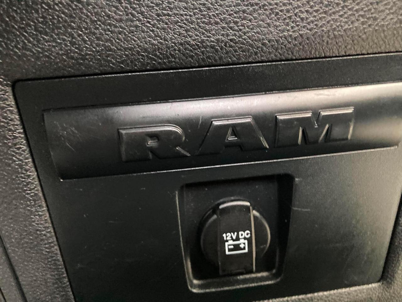 RAM 2500 SLT Crew Cab SWB 4WD 2017