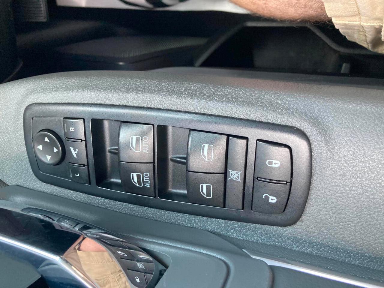 RAM 2500 SLT Crew Cab SWB 4WD 2017
