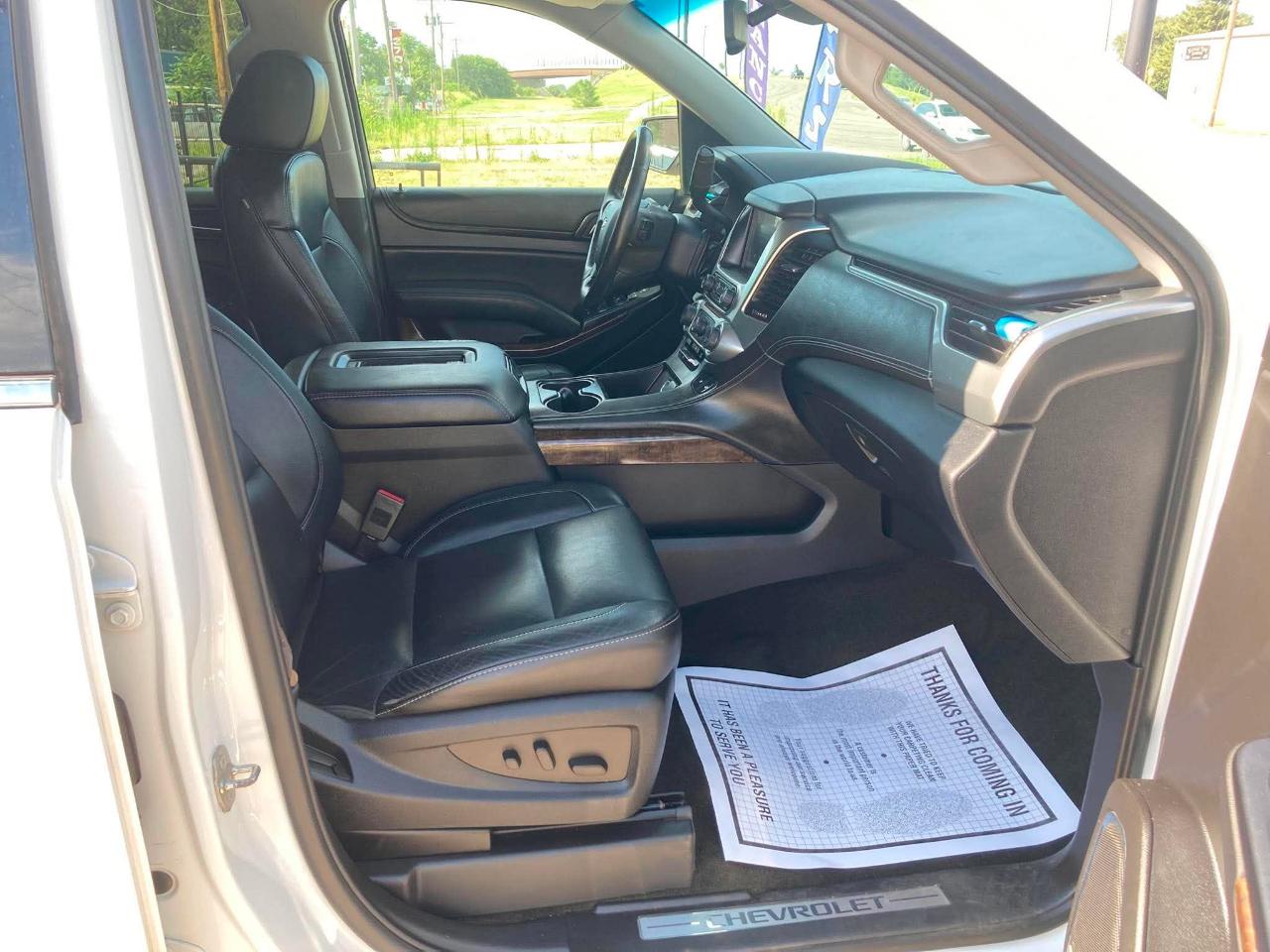 Chevrolet Suburban LT 1500 4WD 2015
