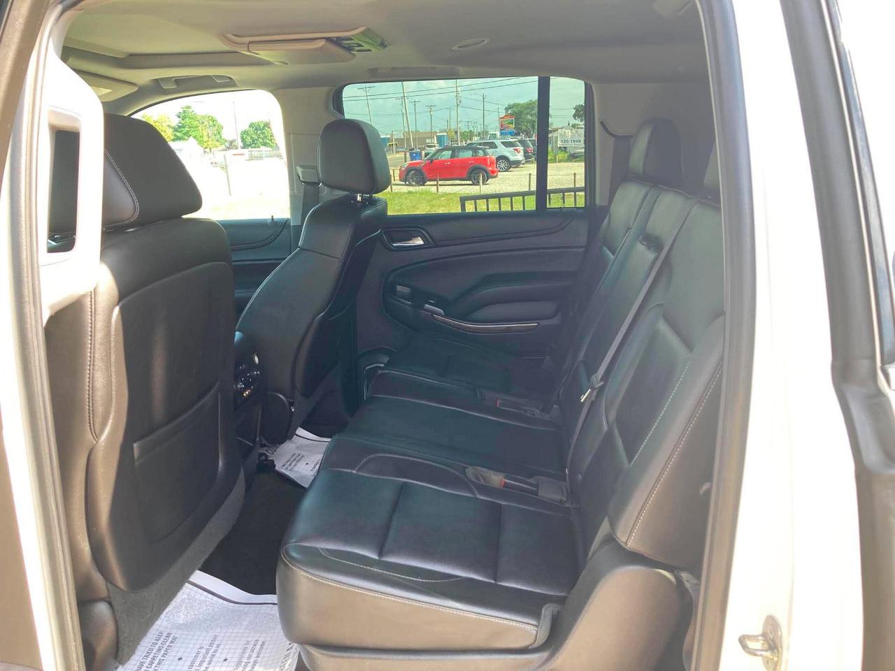 Chevrolet Suburban LT 1500 4WD 2015