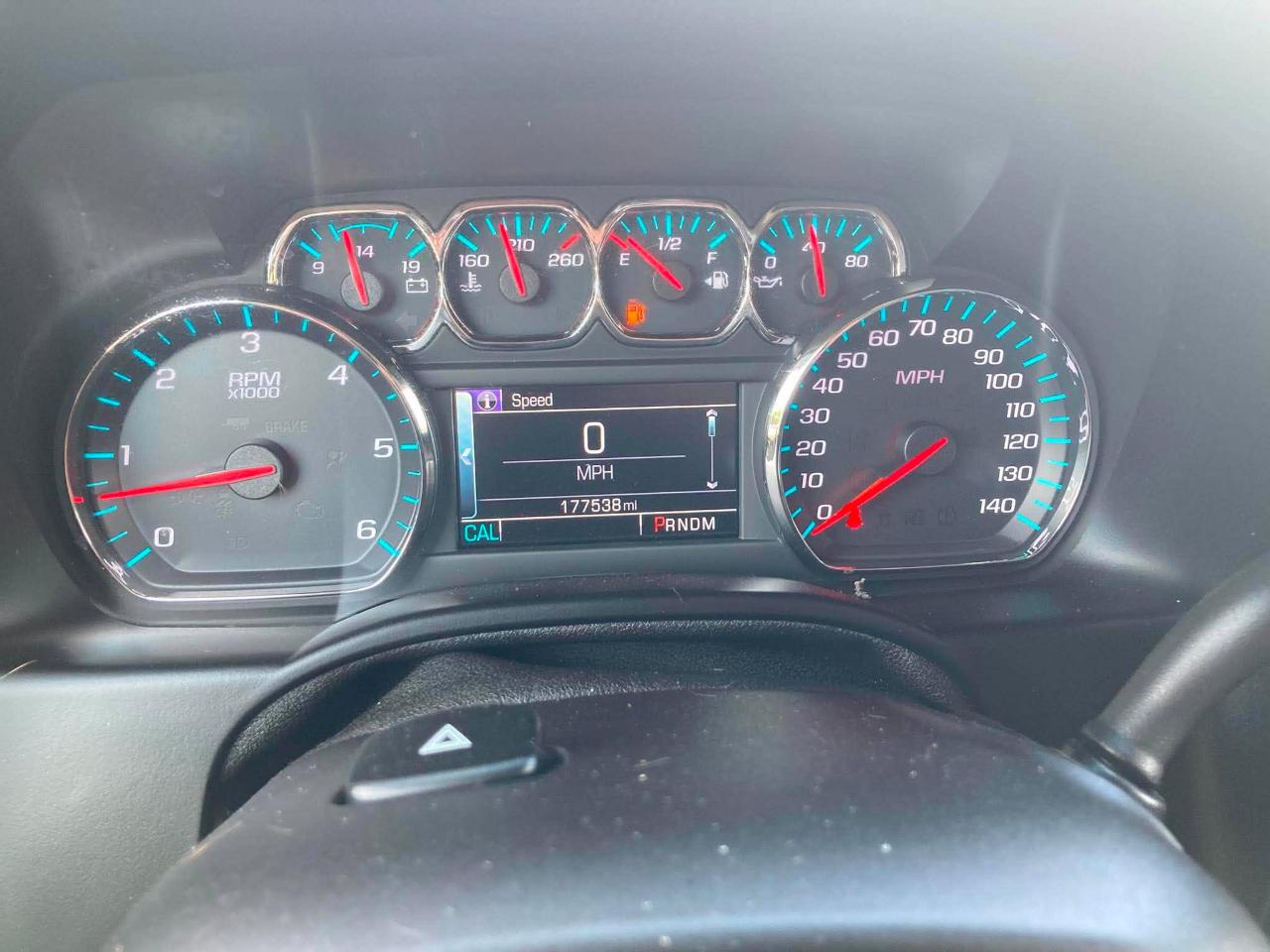 Chevrolet Suburban LT 1500 4WD 2015