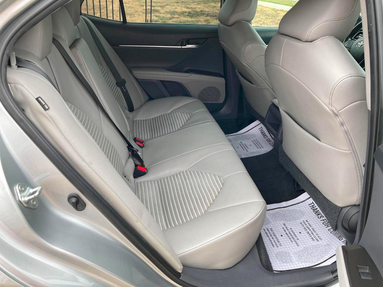 Toyota Camry SE 2021