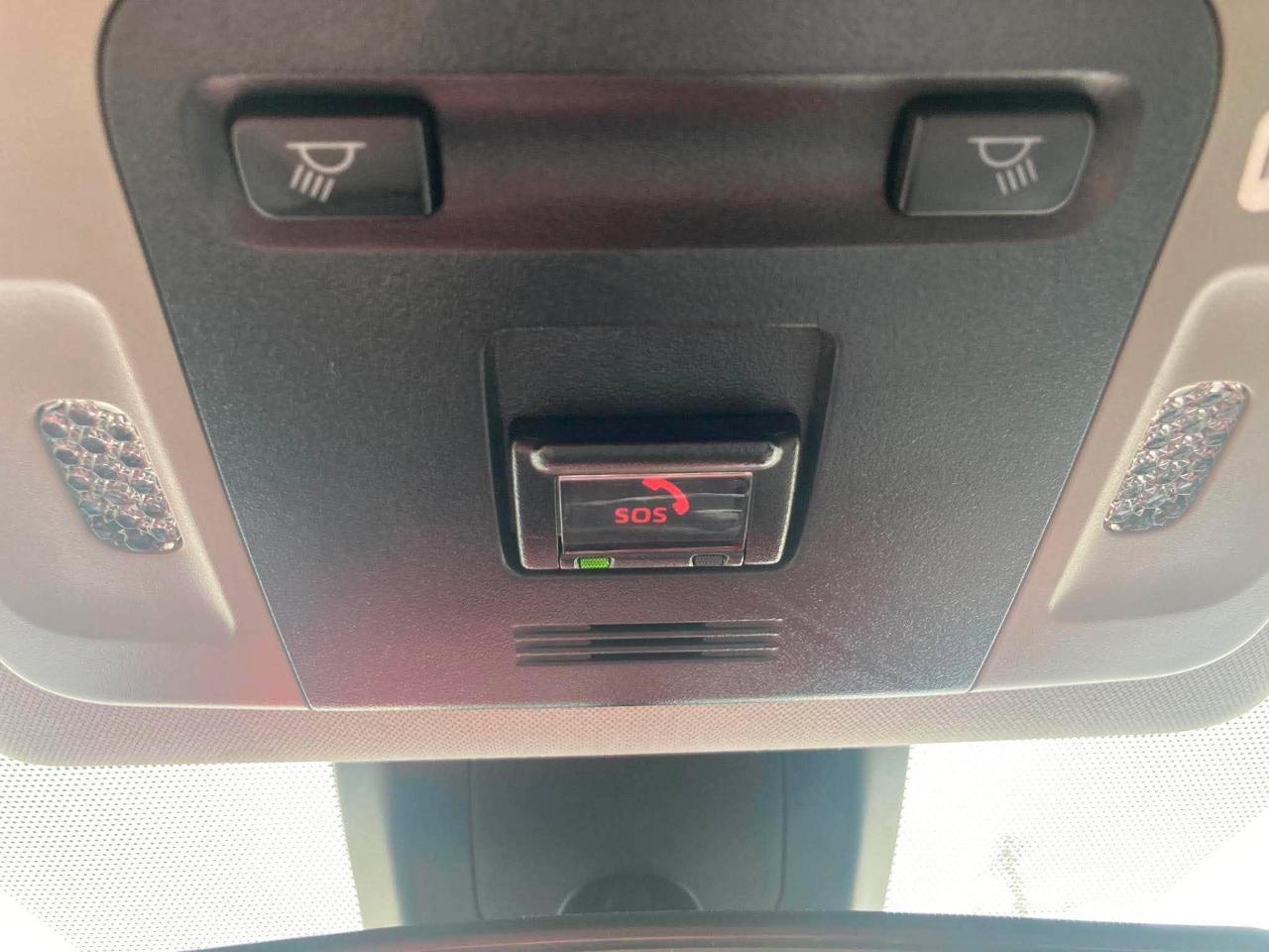 Toyota Camry SE 2021