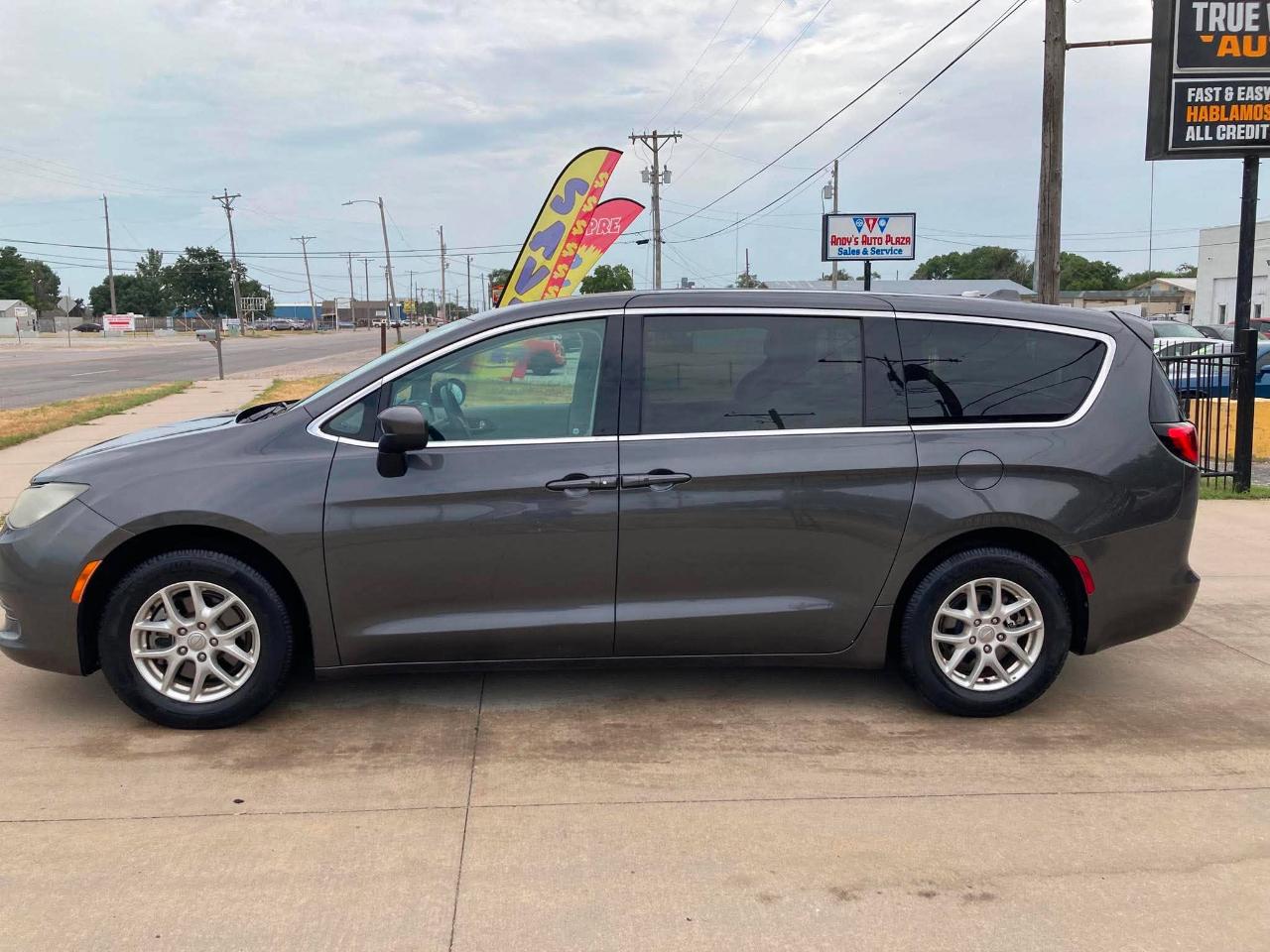 Chrysler Pacifica Touring 2017