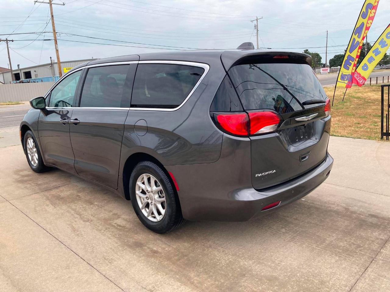Chrysler Pacifica Touring 2017