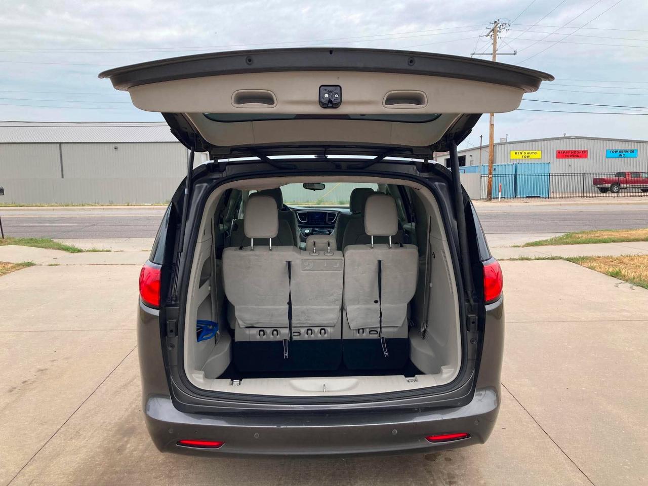Chrysler Pacifica Touring 2017