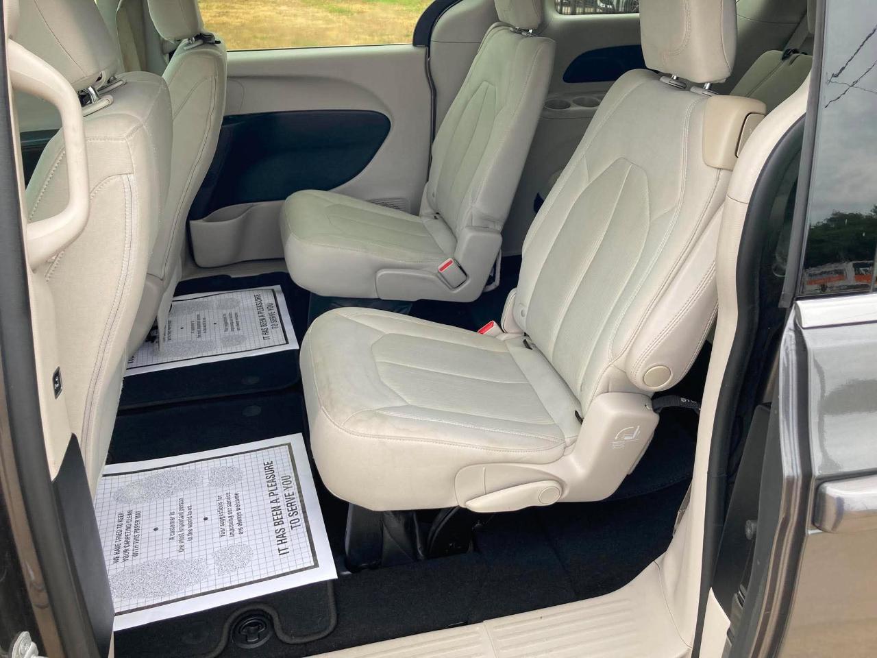 Chrysler Pacifica Touring 2017